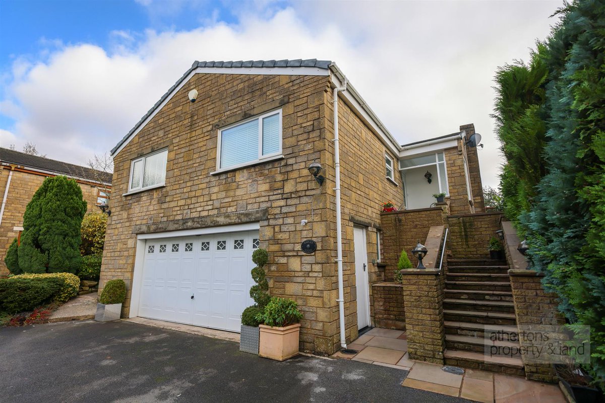 New to the market: Chapel Close, Whalley BB7 9UA – two-bedroom detached property, for sale at £450,000.

Set in a delightful backwater behind Whalley Methodist Church, this immaculate split-level bungalow has been renovated to offer superb accommodation.

athertons-uk.com/property/resid…