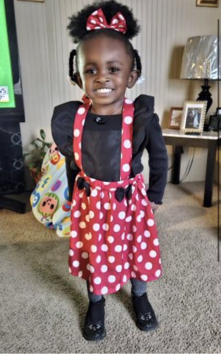 SloanRachmuth's tweet image. #amberalert This angel missing from #Harnett  County NC. 

Seen 2009 champagne colored Nissan. 

@HarnettCounty