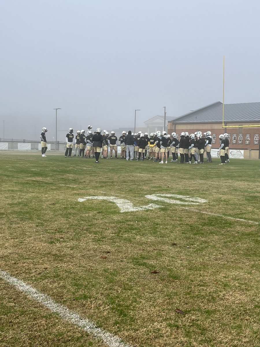 Thankful for walk-thru on Turkey Day morning!

Happy Thanksgiving Upperman Nation! 🦃🍂