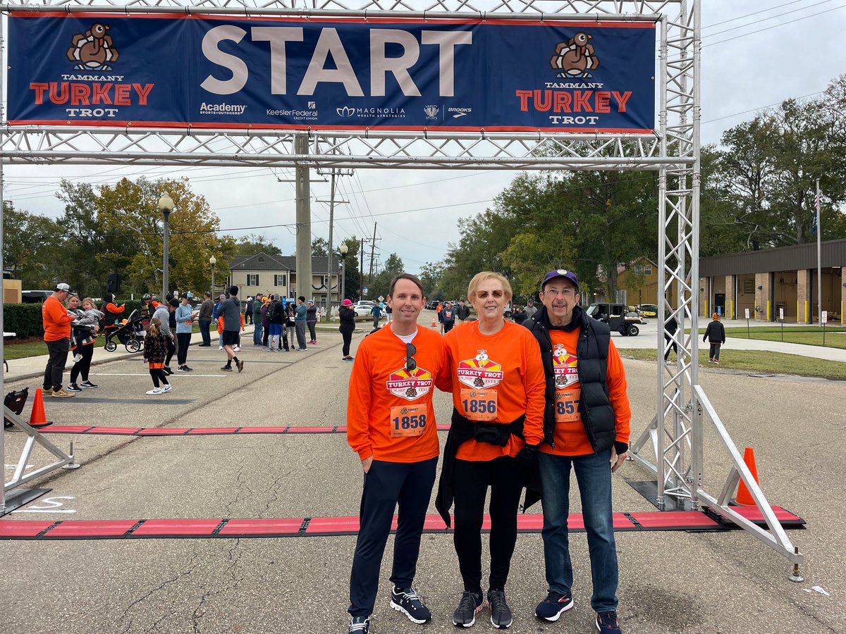 DavidMora's tweet photo. Great morning for the Tammany Turkey Trot! 🦃🏃🏻‍♂️ #HappyThanksgiving #RunDavidRun https://t.co/5doUnewF4V