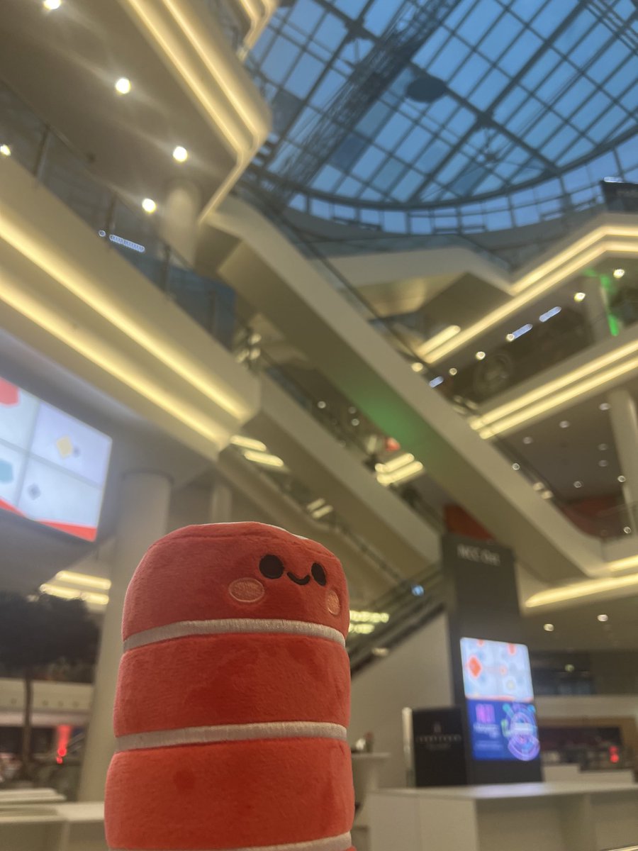 I‘ll be back! #DOAG2023 was super awesome! But where are all my brothers and sisters? If you happen to host one then please send a photo here showing where they live now using the hashtag #PlüschDB!