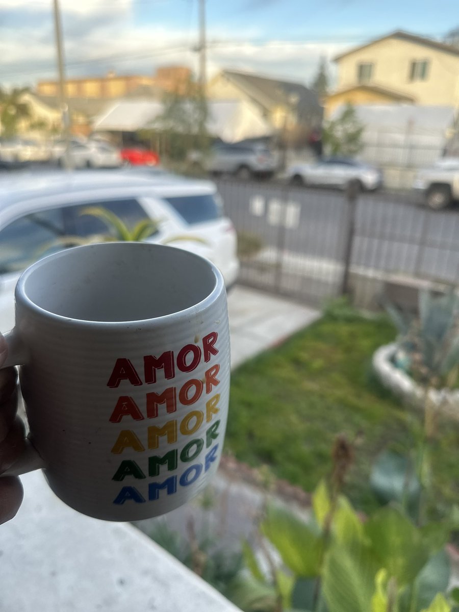jerry077's tweet photo. Happy Thanksgiving! and for us it’s starting out nice with mariachi from my neighbors house ! so guess where I’m heading. Much love and friendship my Twitter fam ! #RN4L #USCFam #LakersNation #LAKINGS #Dodgers #MOZFAM #CSHM #SGRamsFootball https://t.co/pI3e4Ru8LP