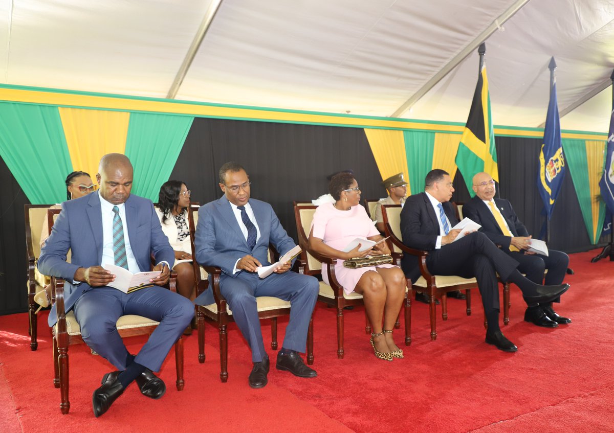 MOFJamaica's tweet photo. HIGHLIGHTS from The Jamaica Civil Service Long Service Award Ceremony and Presentation of Awards at King's House on Wednesday, November 22, 2023.
#CivilServiceWeek
#MOFPSJamaica https://t.co/CQvNkPP084