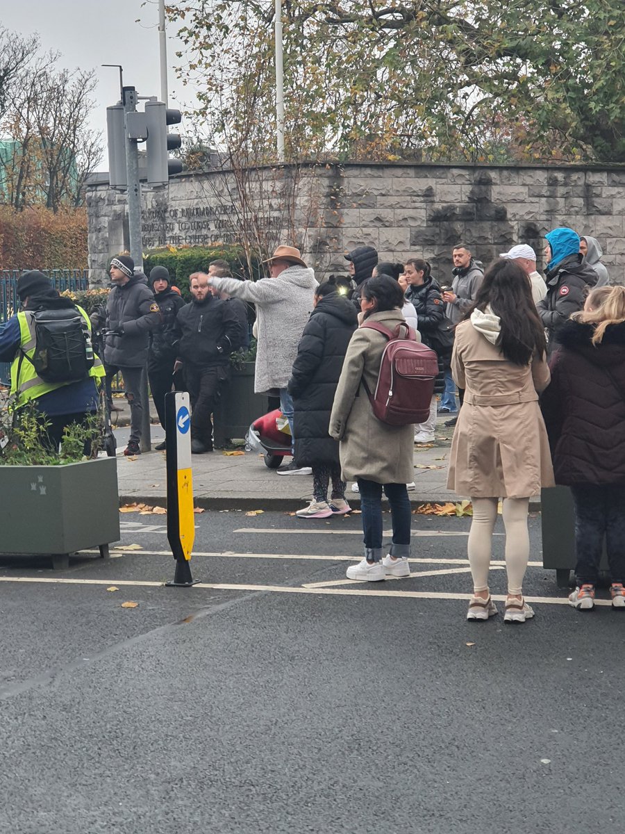 Man in cowboy hat calling out the garda and media for their failure to cover the immigration issue ...crowd all cheers !!!