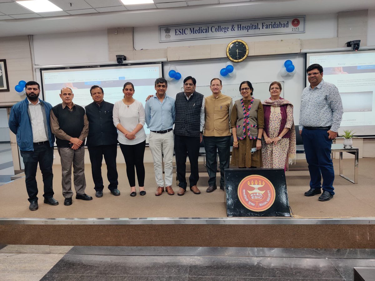 jagdhanda1's tweet photo. We need to rethink the headset design. Showcasing fire safety to fire officers, security officers and nurses at CMC Ludhiana Punjab. XR for inclusivity #vrims #vrmedicineandsurgery #virtualreality #extendedreality #augmentedreality #mixedreality #VR #AR #XR #medicaleducation #punjabvichvrims