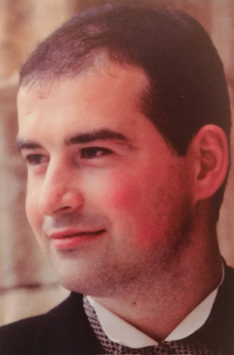 #TalDiaComoHoy de 2001 cuando se encontraban regulando el tráfico en #Beasain, eran <a href="/ertzaintzaEJGV/">Ertzaintza</a>, #ETA los asesinó, se llamaban Ana Isabel Arostegui y Javier Mijangos, les acribillaron a balazos rematandoles en el suelo.

También #Impunes 

#memoriareciente

Ésto era ETA

🧵