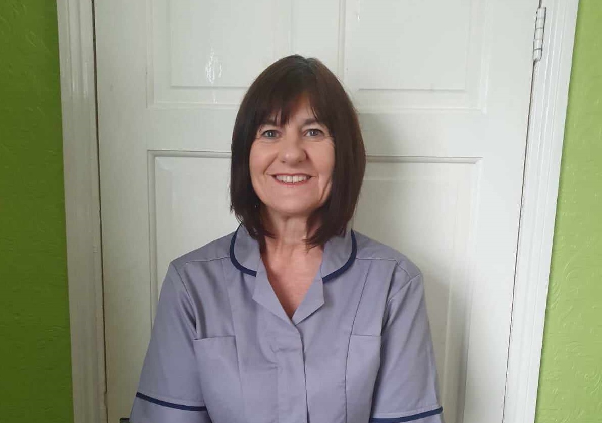 Today is #NursingSupportWorkersDay. Nursing support workers like Wendy, pictured, play a vital role in our Trust 🦸‍♂️ To Wendy, and all of her colleagues, a massive Team SHSC thank you.