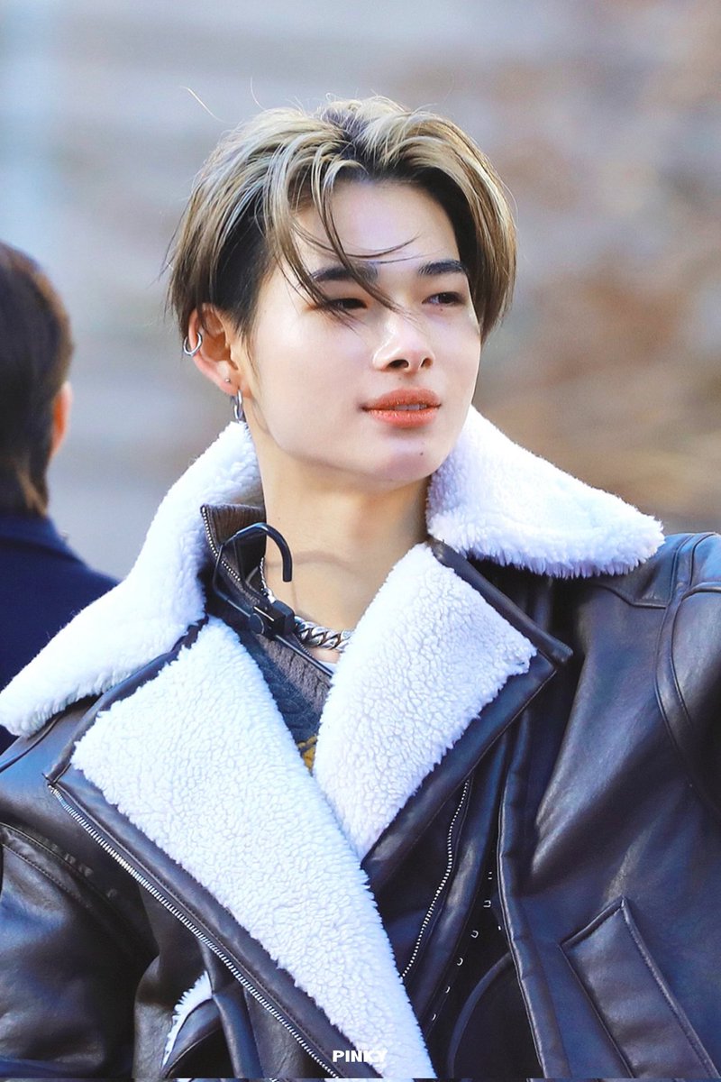 NI_KISTUDIO's tweet photo. he looks like a modern prince #NI_KI https://t.co/uaX2y7HdG9