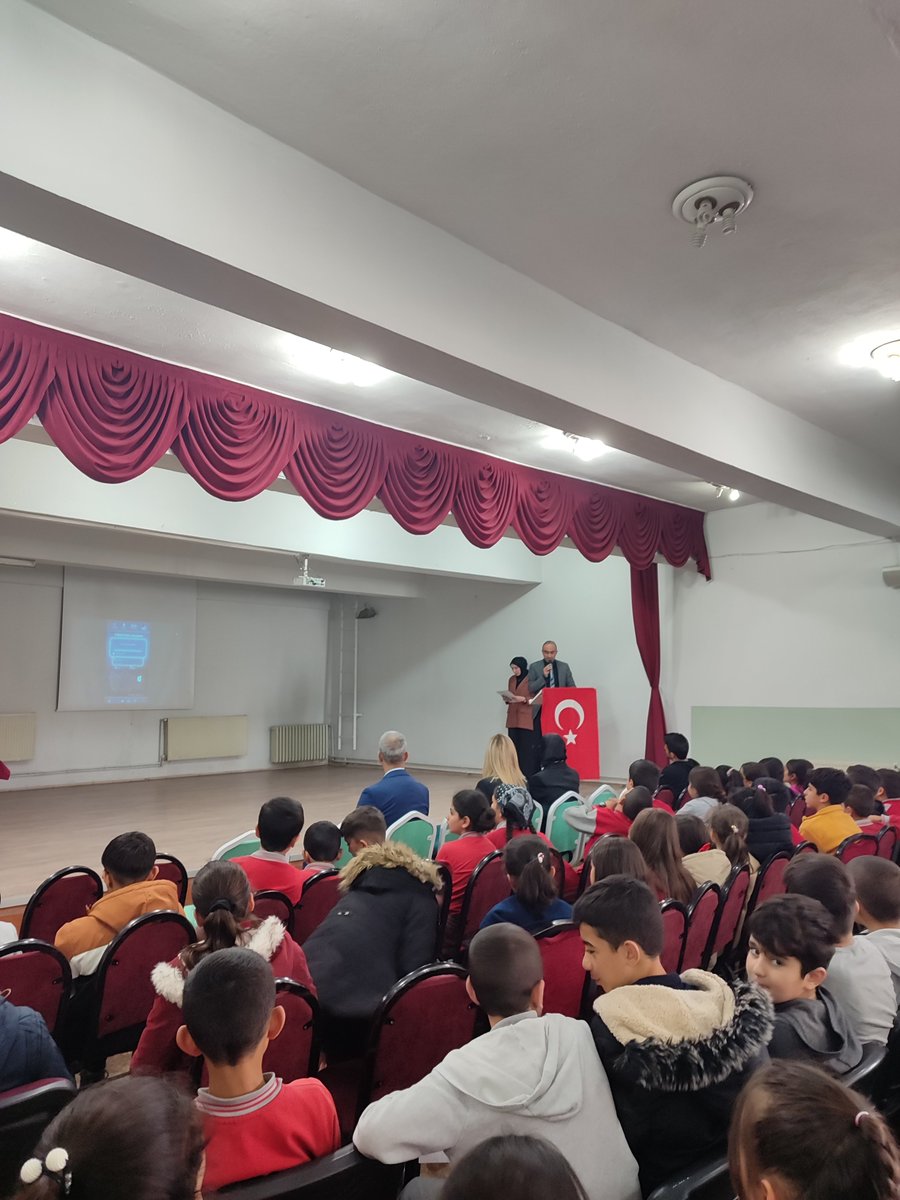 fatihilkorta's tweet photo. Tübitak Bilim Söyleşileri kapsamında "Akılcı İlaç Kullanımı" konulu söyleşiyi gerçekleştiren AĞRI İBRAHİM ÇEÇEN Üniversitesi Eczacılık Fakültesi öğretim üyeleri Sayın Dr. Öğretim üyesi Dilan ÖZMEN ÖZGÜN ve Dç. Dr.Tuba AYDIN hocalarımıza teşekkür ederiz @Erzurum_Mem @horasanmem25 https://t.co/ZduvIuWrfi