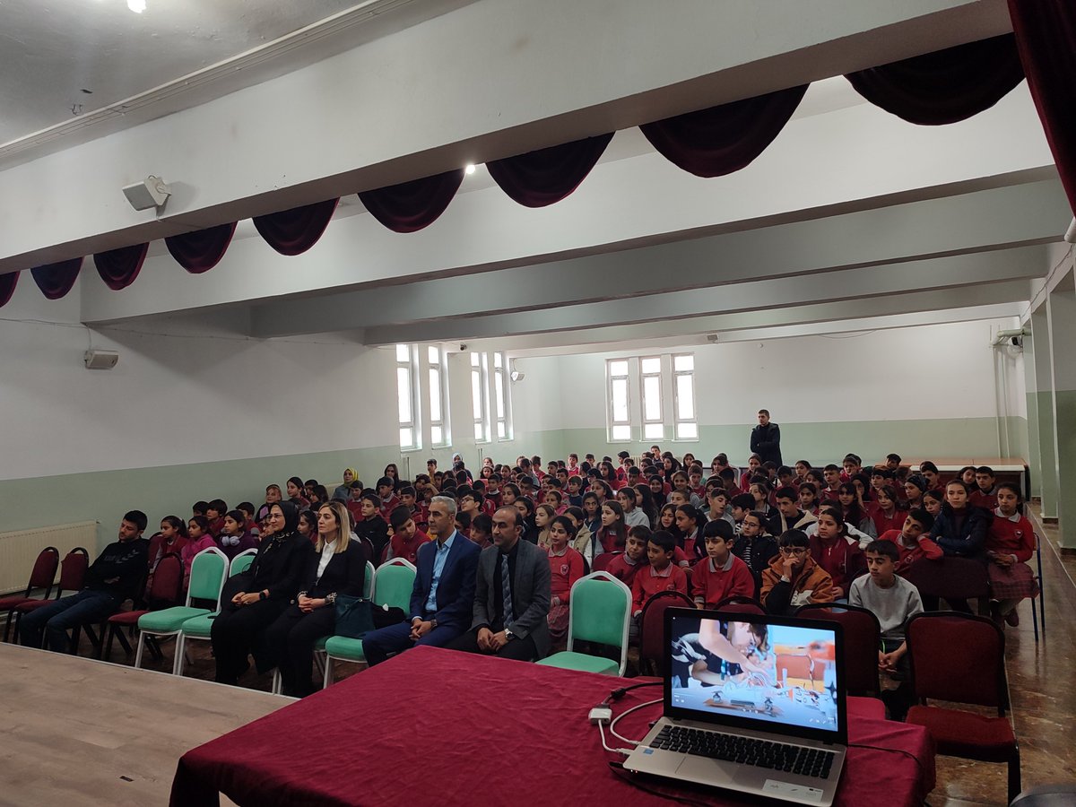 fatihilkorta's tweet photo. Tübitak Bilim Söyleşileri kapsamında "Akılcı İlaç Kullanımı" konulu söyleşiyi gerçekleştiren AĞRI İBRAHİM ÇEÇEN Üniversitesi Eczacılık Fakültesi öğretim üyeleri Sayın Dr. Öğretim üyesi Dilan ÖZMEN ÖZGÜN ve Dç. Dr.Tuba AYDIN hocalarımıza teşekkür ederiz @Erzurum_Mem @horasanmem25 https://t.co/ZduvIuWrfi