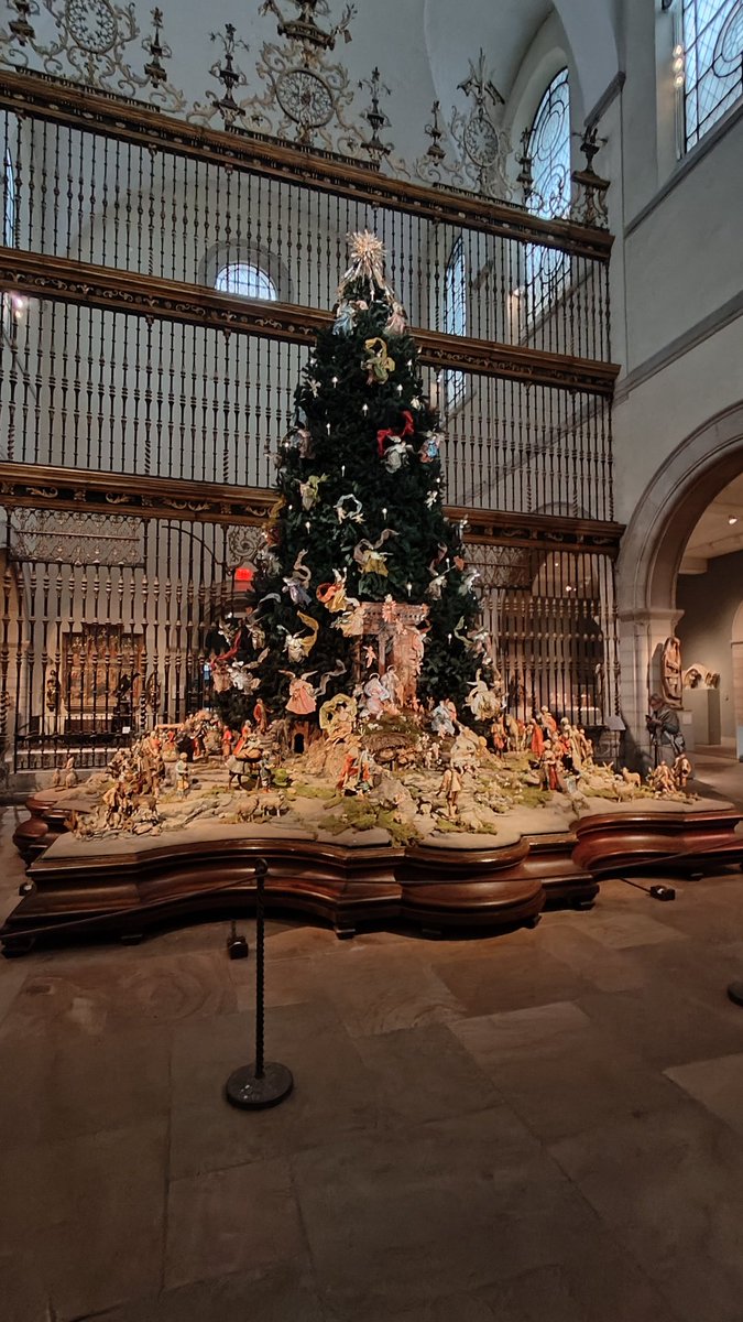 It's all happening at the Met museum. Tours tomorrow at 1:30 and Tuesday at 3:30. Tree is up! Happy Thanksgiving!