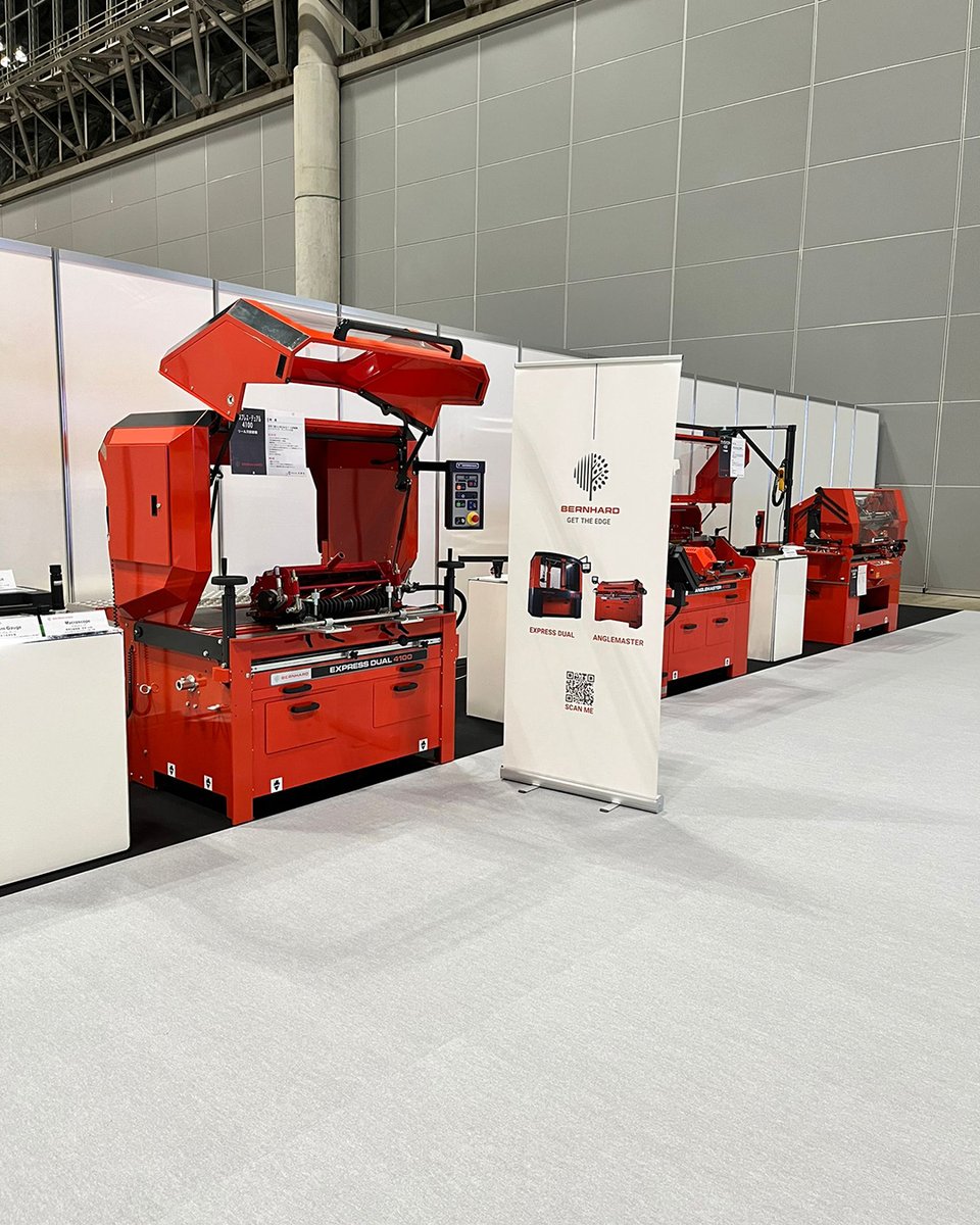 BernhardCompany's tweet photo. Elevating turf care excellence in Japan 🇯🇵📈  

It's been great to stand alongside our incredible distributors Kyoeisha and IHI Agri-Tech at the 2023 #JapanTurfShow over the past couple of days, showcasing the unbeatable benefits that our sharpening systems provide to achieve elevated turf performance.  

 It's all about speed, ease, and accuracy 🤝