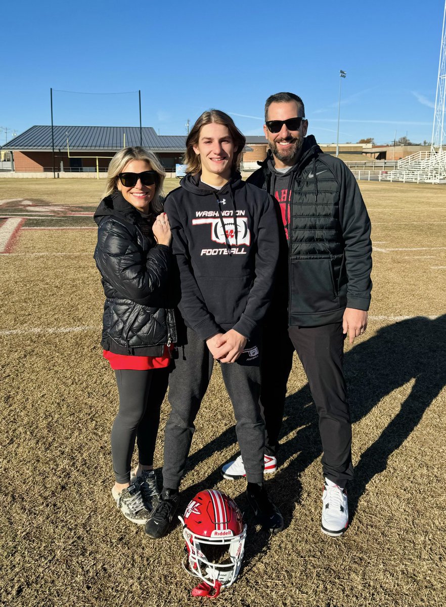 Thanksgiving Day practice for @Micahsmith_QB and the Washington Warriors! What a great start to the day! @mrscoachmsmith