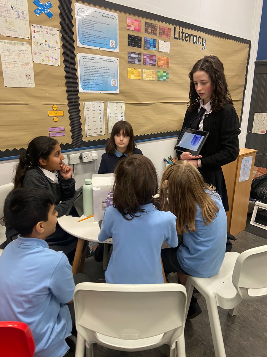 LangsidePri's tweet photo. Today, P7j welcomed some pupils from @ShawlandsAcad who have been working with @StrathEDU to support their planned pathway to Primary Teaching. They came with great ideas and lots of enthusiasm and P7 had the best time. The future of teaching looks bright! 🌟 https://t.co/3nZqvIIPCM