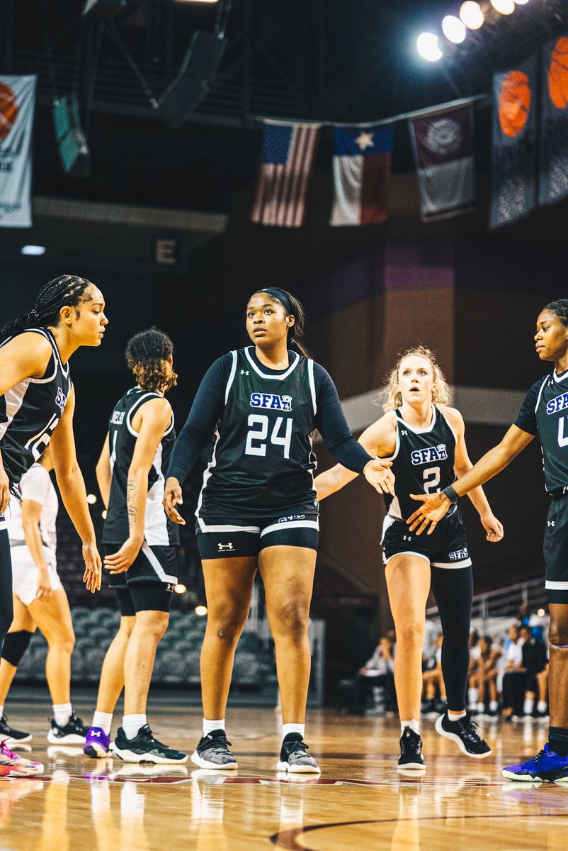 SFAWBB's tweet photo. Victory Turkey Day 🦃

#AxeEm x #RaiseTheAxe x #BeU https://t.co/eeEiItdrIK