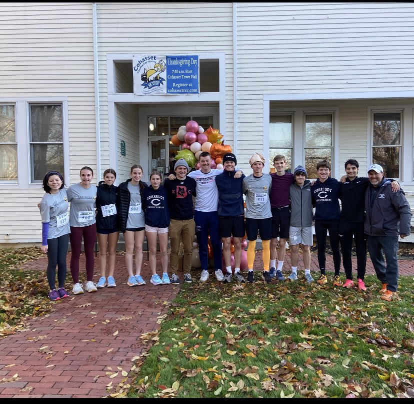 cohassetxc's tweet image. Happy Thanksgiving all @cohassetxc runners and alums. Class of ‘21 Alum Joe Carrol set the the course record Ben Ford ‘22 finished 2nd.  2023 NCAA D3 All-American @BATES_XC_TF Ned Farrington ‘20 was honored as the race starter. 

@CohassetRec 

Results:
spitlerracesystems.com/raceresults/Th…