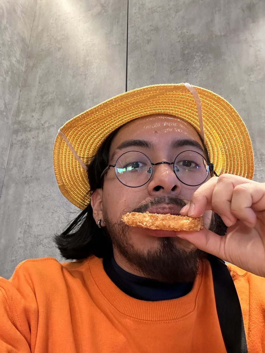 strawhateeg's tweet photo. AND SO I WAS #ThanksLuffy 🚬🏴‍☠️🪖❤️ https://t.co/3cfbq4kVWS