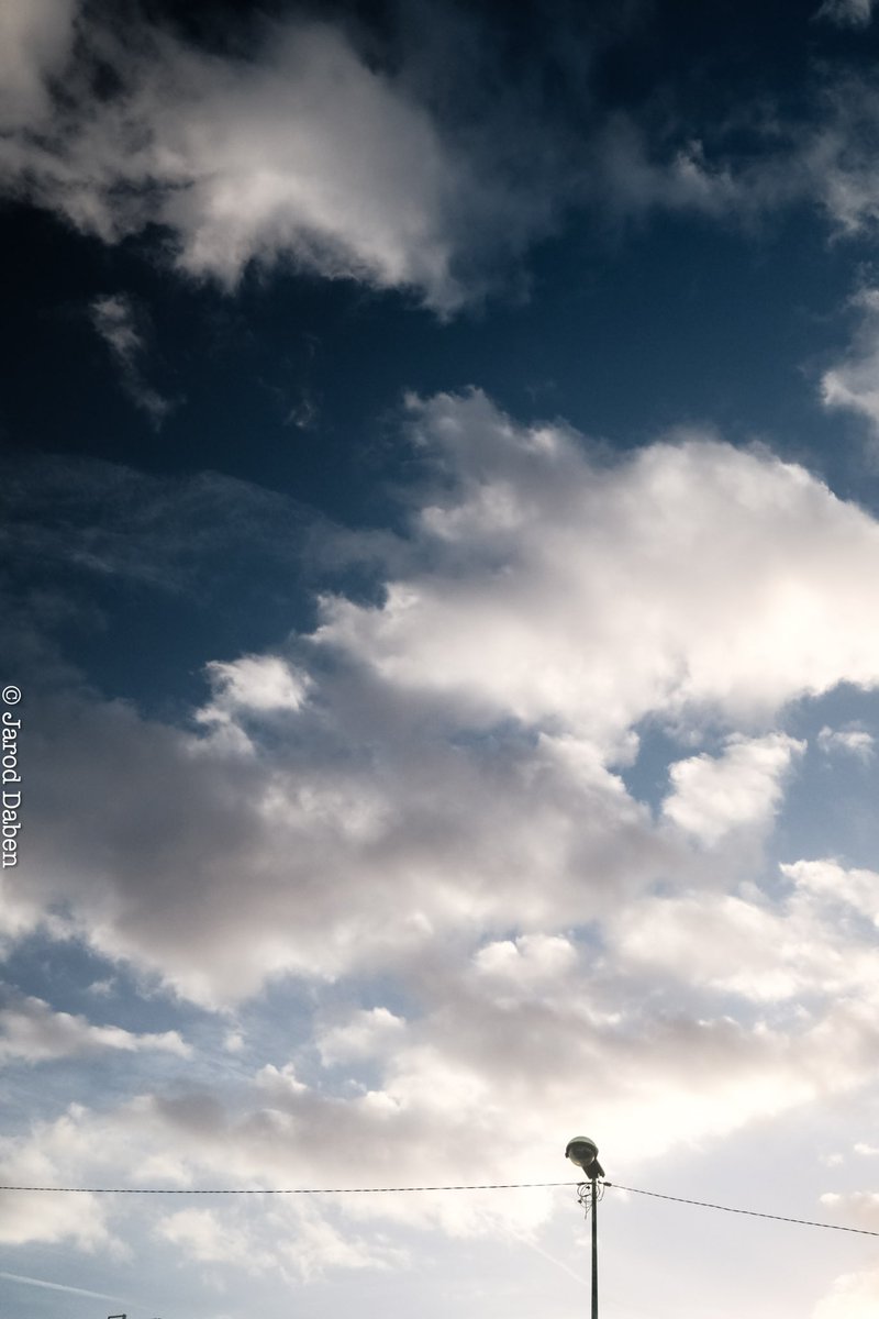 La beauté du ciel !

#photography #photooftheday #photo #photographer #photographe #photographie #photoreporter #streetphotographer #streetphotography #streetartist #streetartphotography #urbanstreetphotogallery #saintouen #sosaintouen #ciel #sky #cielbleu #lampadaire