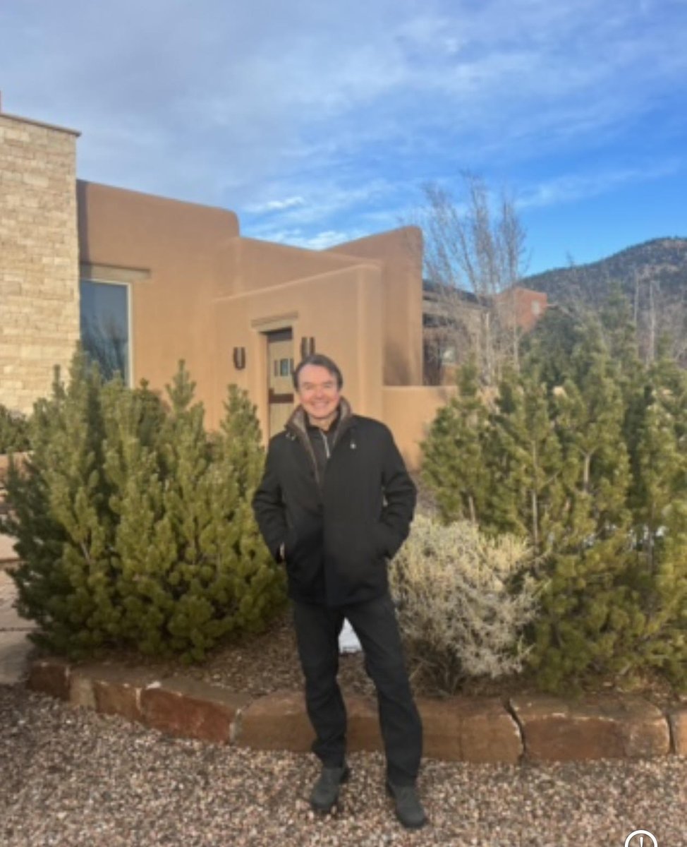 maclinton's tweet photo. Greetings from Santa Fe, New Mexico! This Thanksgiving season, let’s all be grateful that in the era of the #NewLongevity, we all have the opportunity to create new paths for a vibrant second half of life. What will you do with this gift of time? #ROARforward #Gratitude https://t.co/07ciFcFKjp