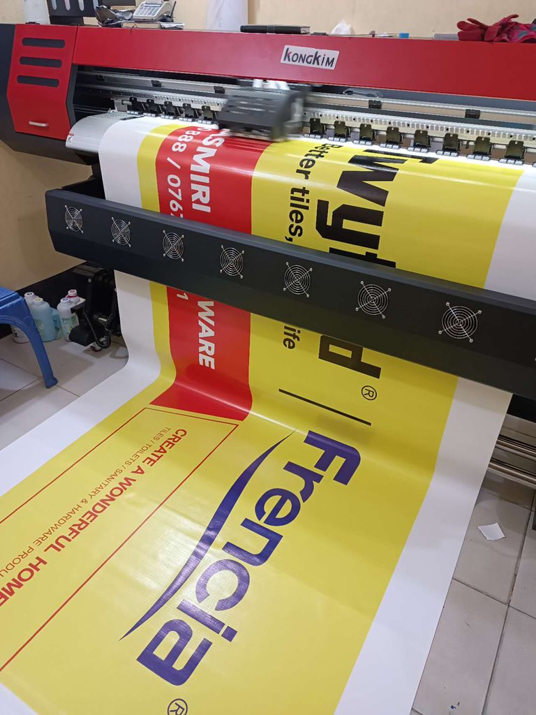 💫🇹🇿Luxurious aluminum alloy + BYHX board system eco solvent printer printing perfectly in Africa👏
Choose Kongkim, Choose better🤝💪

📲& WS: +86 159 157 81 352;

#posterprinter
#leatherprinter
#bluepaperprinter
#vinylprinter
#stickerprinter
#tarpaulinprinter
#bannerprinter