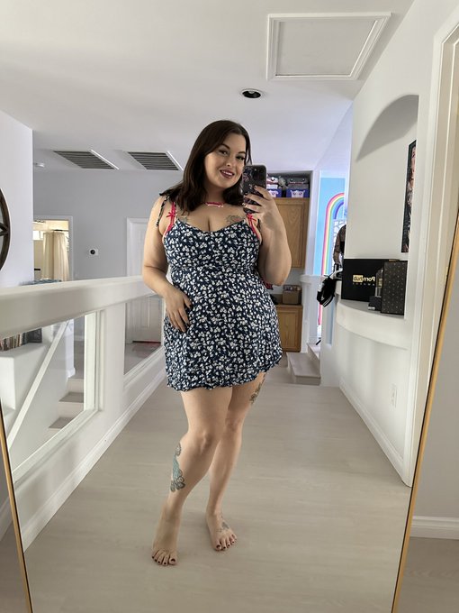 Do you like my cute dress? https://t.co/LLPDmKTC47