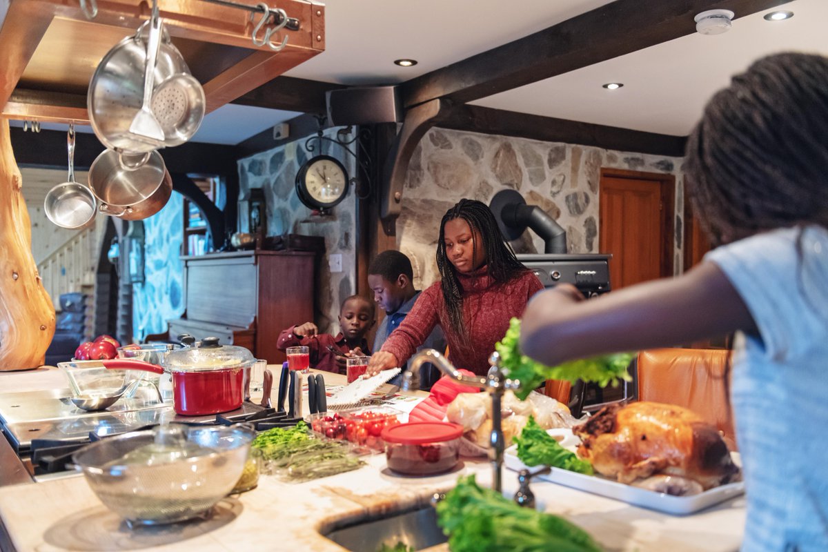 Happy Thanksgiving! We hope you have room for savings because today is an off-peak holiday for those on a current time-of-use or time-of-use with demand plan. For more ways to save, visit bit.ly/3Rc6pZN. Have a safe and happy holiday, everyone.