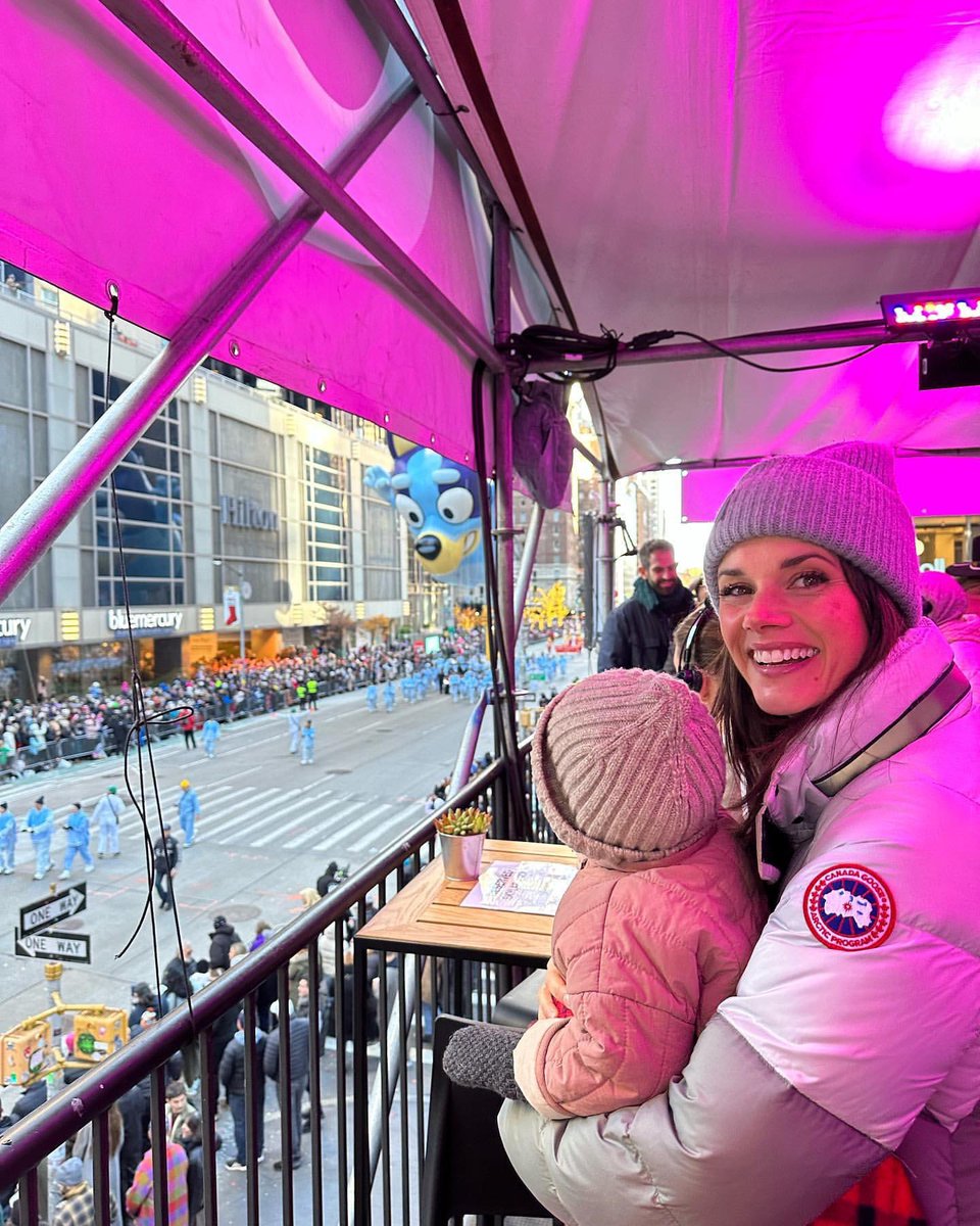 Missy enjoying time with her family at the #ThanksGivingDayParade 🥰 

📷 Missy IG #FBIFam 💛🖤