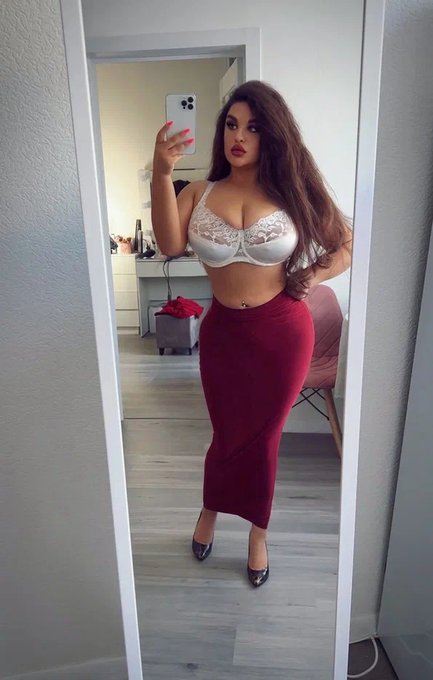 Do I look good in this skirt? https://t.co/8uvXvpihab