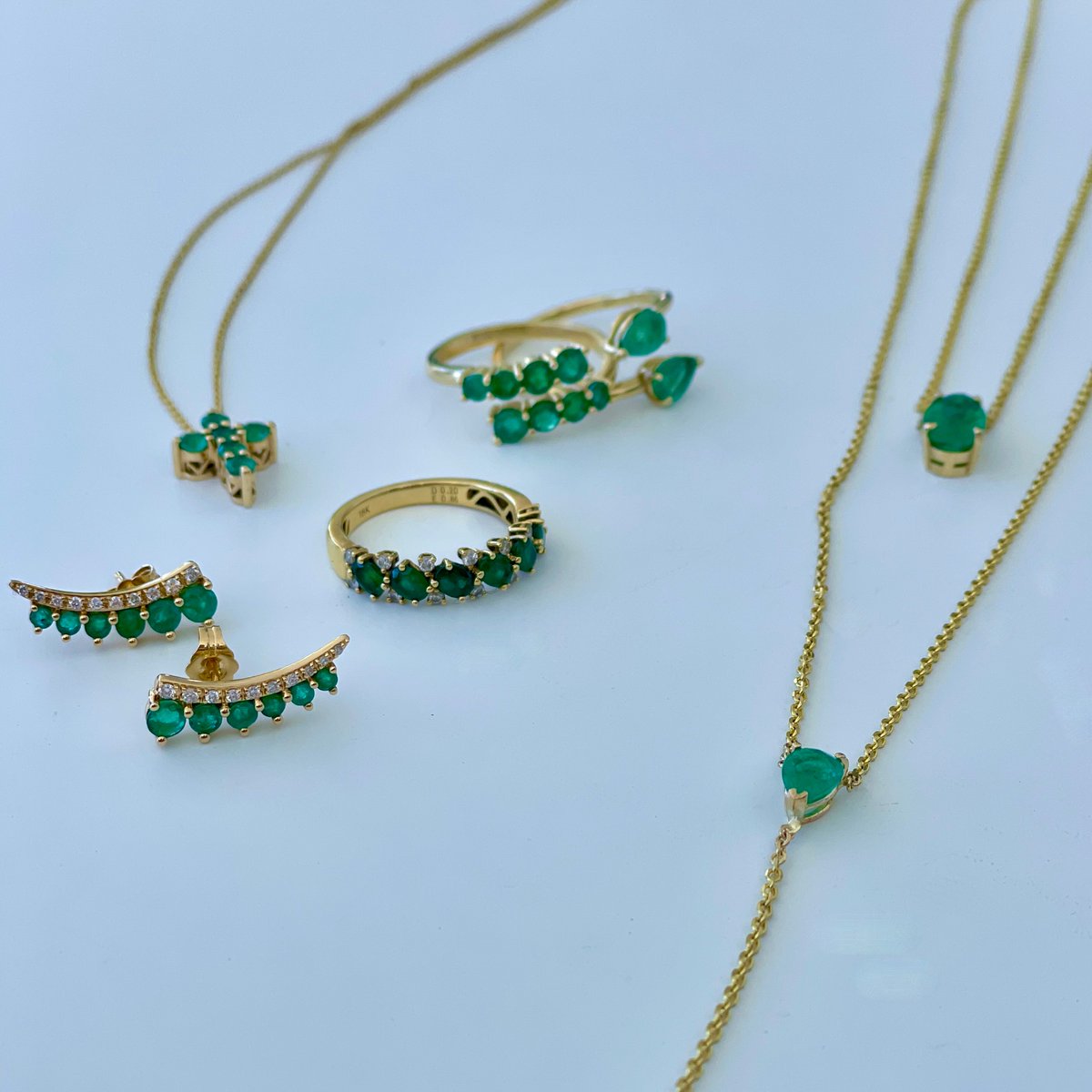 Really pleased with how these pieces turned out!

There’s something special about working in the physical (vs. digital), but already thinking about incorporating generative tech <a href="/trameparis/">Trame Paris</a> + NFC chips <a href="/Kongiscash/">Kong</a> 🙃