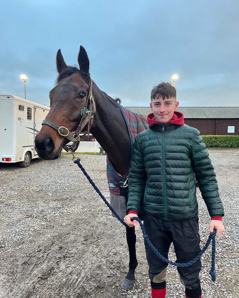 Itso Fury and James Smith after their victory at Wincanton today.

Many congratulations to owner Mrs Gay Smith and well done James for riding his first-ever winner for us and first in the UK!