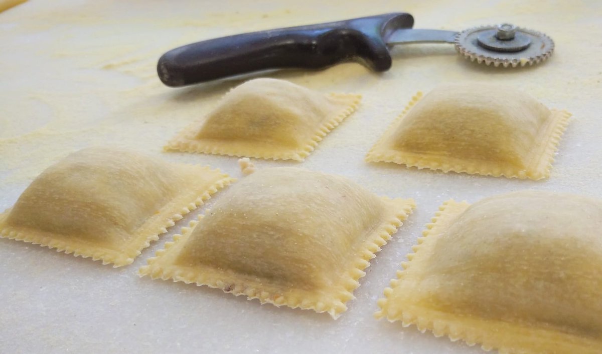 sabemosdepasta's tweet photo. Earth, wind & fire 😜
FELIZ VARIEDAD en #PASTAFRESCA
#PURAFANTASIA
#makingpasta
#makinghappiness https://t.co/rWLrJF8Ph1