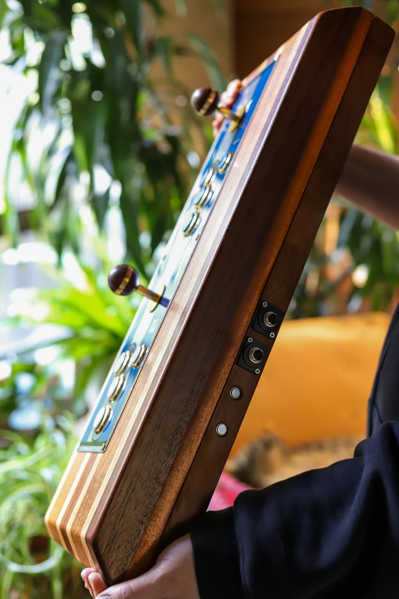 Wood is good. #SEGA #Arcade #自宅ゲーセン #gp2040 #usb2db15 #CoinOpCollection #AEROAXE I’m slowly restoring SEGA Aero City cabinets and I like the size of the CP so I made a AERO CITY arcade stick with African Sapele, Tennessee Maple and Walnut. Currently powered by GP2040-CE