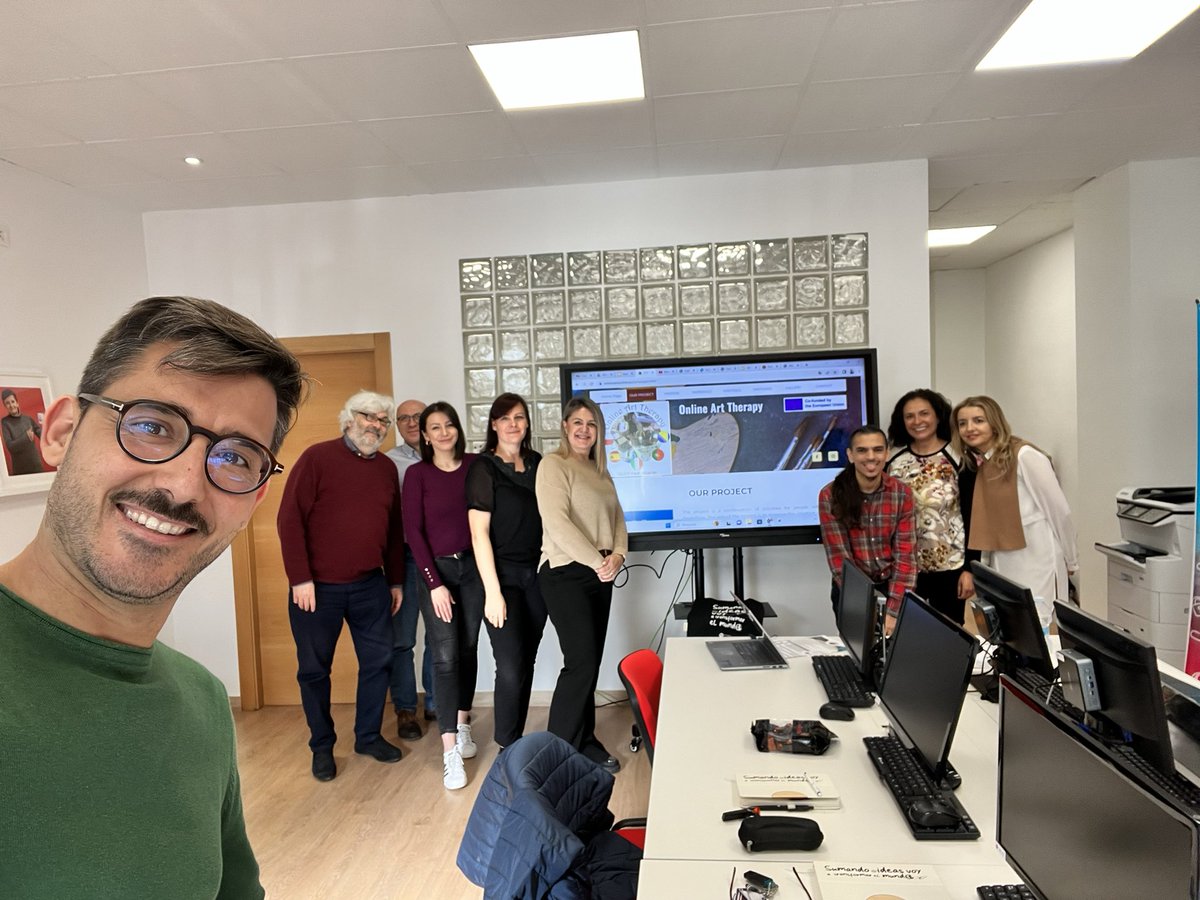 bakkali_as's tweet image. We meet today at @JOVESOLIDES to keep closer #OnlineArtTherapy🎨 target. We keep going to work in progress for #cognitivediversity 
#ErasmusPlus 🇪🇺