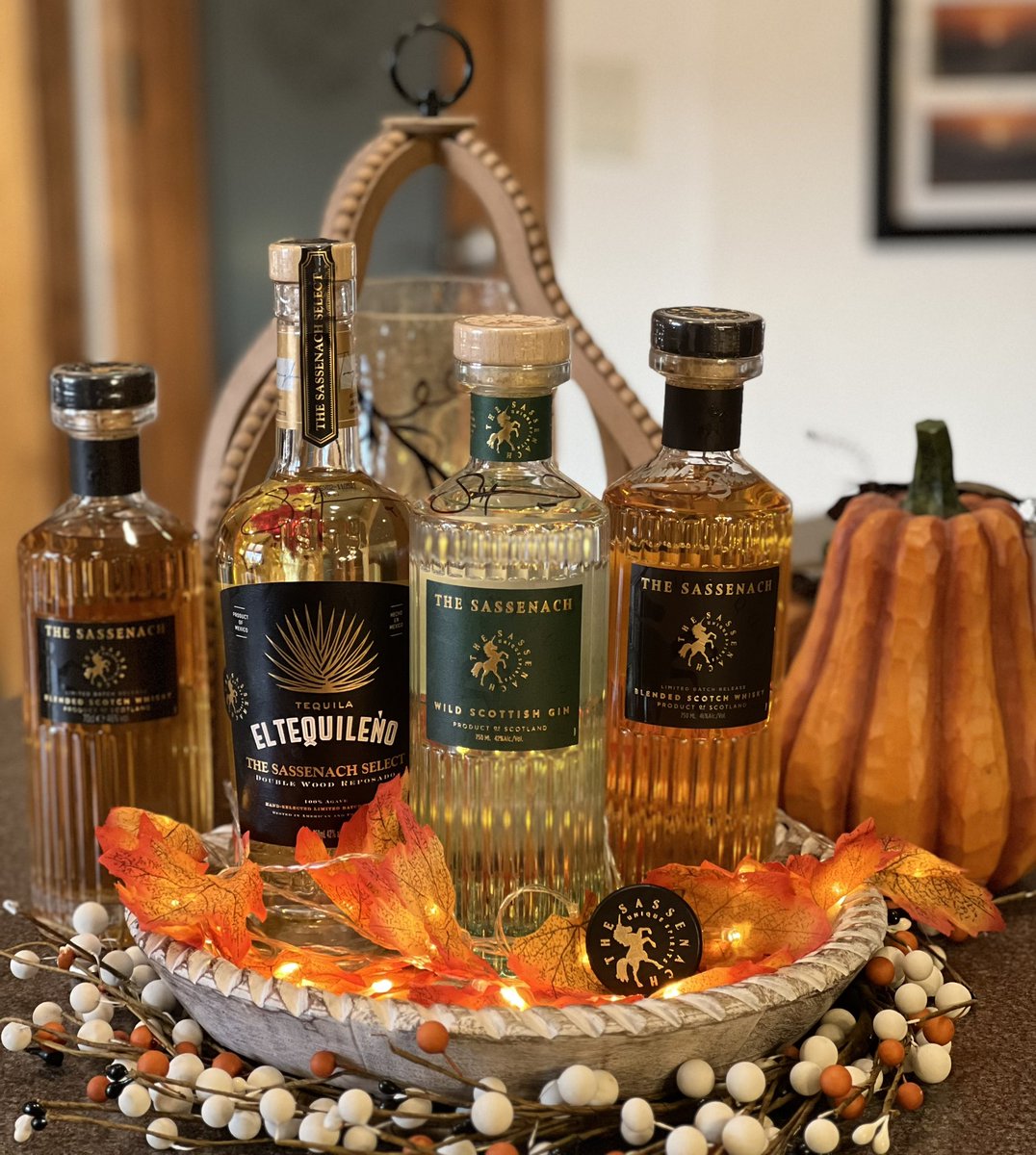 deonna_outlander 🙂🍄 (@deonnaschneider) on Twitter photo Happy Thanksgiving from the fam! <a href="/SamHeughan/">Sam Heughan</a> <a href="/RealAlexNorouzi/">Alex Norouzi</a> <a href="/SassenachSpirit/">Sassenach Spirits</a> <a href="/GreatGlenCo/">GreatGlenCompany</a> 🍁🍂🍁🍂 Happy Thanksgiving from the fam! <a href="/SamHeughan/">Sam Heughan</a> <a href="/RealAlexNorouzi/">Alex Norouzi</a> <a href="/SassenachSpirit/">Sassenach Spirits</a> <a href="/GreatGlenCo/">GreatGlenCompany</a> 🍁🍂🍁🍂