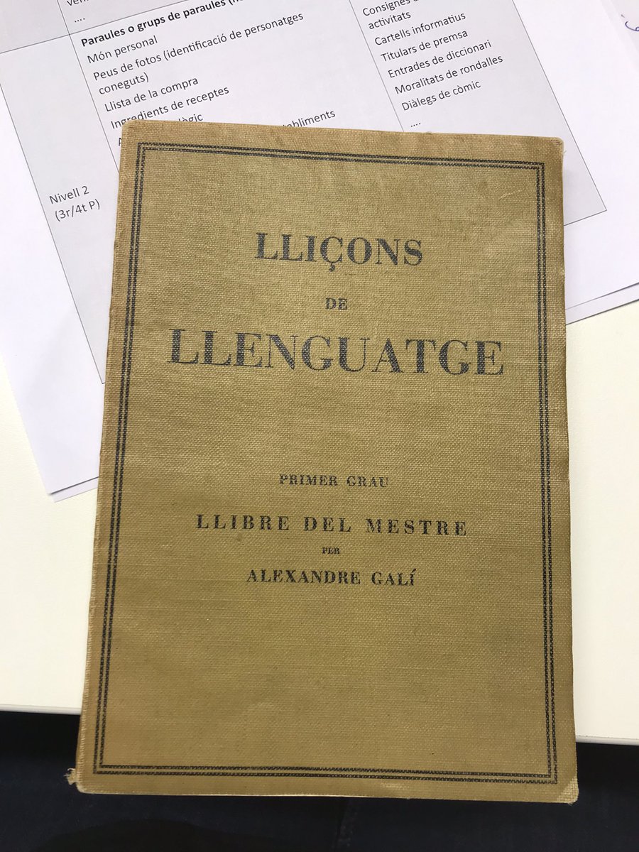MJGarciaFolgado's tweet photo. Vale, esta sesión sobre la Gramática Escolar Interlingüística #Egramint acaba de pasar de increíble a ALUCINANTE. Estamos consultando a Alexandre Galí 🤩 https://t.co/rrFukoD3vw