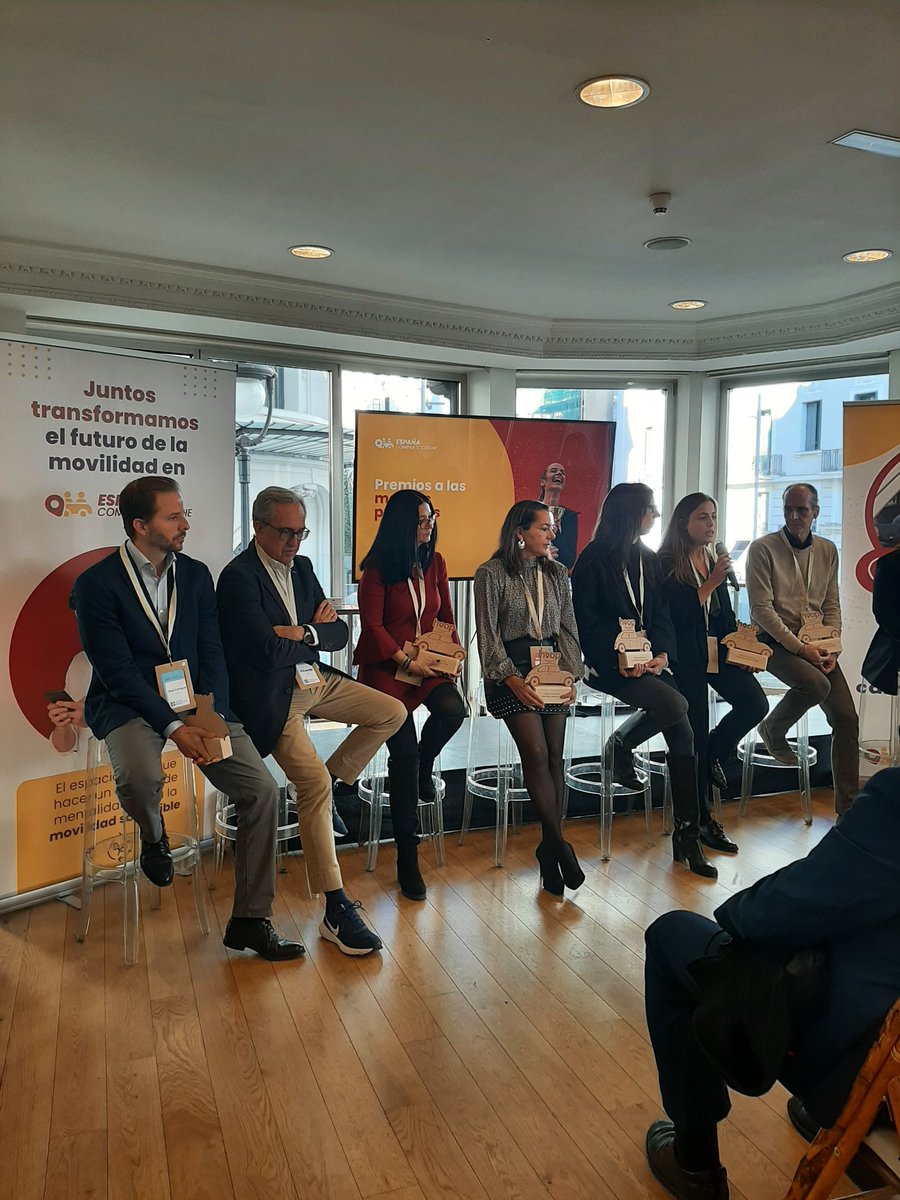 Esta mañana, #LasRozasInnova ha sido galardonada con el premio a una de las mejores prácticas de #carpooling, por la iniciativa #LasRozasComparteCoche 🚗🙌

En la jornada "España Comparte Coche", organizada por <a href="/Hoop_Carpool/">Hoop Carpool 🚙</a> 🚀