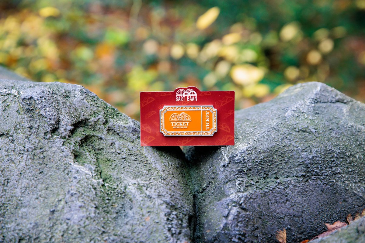 Het Bart Baan Ticket pin🎟

Het ticket bestaat uit 2 losse pins die samen èèn ticket vormen. 

Goed om te weten: 
Deze pin geeft jouw toegang tot een exclusief Bart Baan event later dit jaar. (Hier ontvang je op een later tijdstip een e-mail over.) 

👇
shop.bartbaan.nl