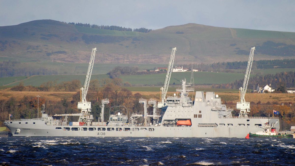 .@RFATidesurge alongside at Crombie Jetty on the Firth of Forth this week. Via @WGreen530