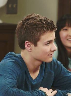 merlinpapin3's tweet photo. .@FredOL69007 On souhaite un Bon Anniversaire à #PeytonMeyer qui a 25 ans on peut le voir dans
Il est Trop Bien
Gibby un amour de Singe
Le Monde De Riley https://t.co/ysdvl8pCT1