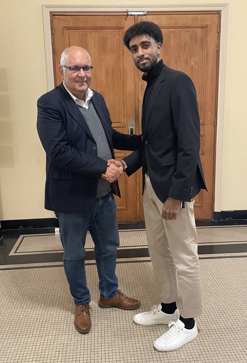 Khoudeir Majdi (@khoudeirmajdi) on Twitter photo Une magnifique rencontre avec Allan Petre, ingénieur <a href="/LeCnam/">Le Cnam</a> <a href="/ISAE_ensma/">ISAE_ENSMA</a> . Le 4 décembre Allan recevra le prix <a href="/FdtVocation/">Fondation de la Vocation</a> avant d'intégrer la NASA🚀. Merci pour ce moment d'échange, l'occasion de féliciter un jeune talent et encore bravo pour ce parcours très inspirant ! 👋 Une magnifique rencontre avec Allan Petre, ingénieur <a href="/LeCnam/">Le Cnam</a> <a href="/ISAE_ensma/">ISAE_ENSMA</a> . Le 4 décembre Allan recevra le prix <a href="/FdtVocation/">Fondation de la Vocation</a> avant d'intégrer la NASA🚀. Merci pour ce moment d'échange, l'occasion de féliciter un jeune talent et encore bravo pour ce parcours très inspirant ! 👋