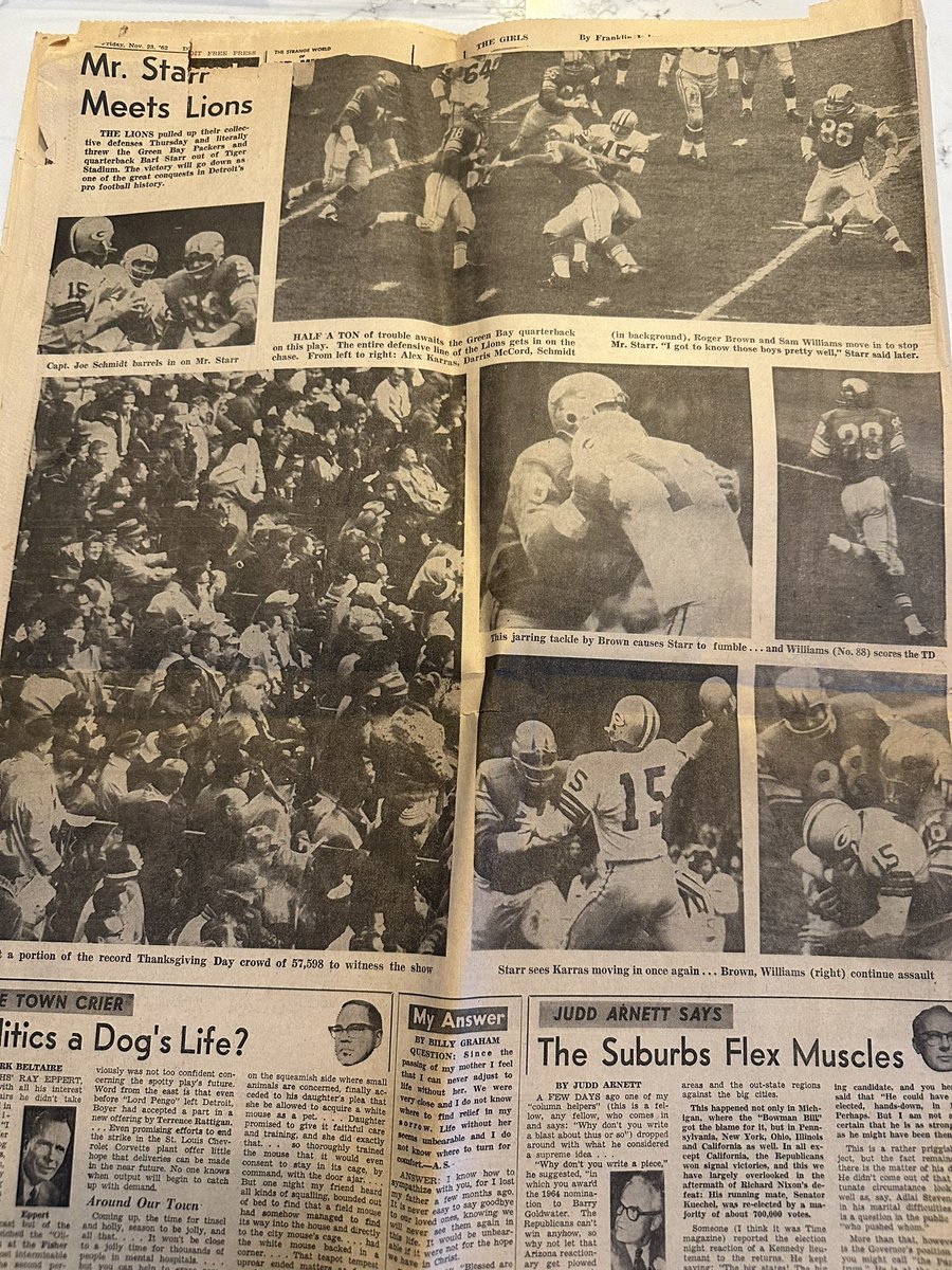 awealthofcs's tweet image. The last time the Lions were 8-2 was 1962

My dad (a lifelong Lions fan) realized he kept the Detroit Free Press from that game and fished it out this week

They beat the undefeated Packers w/Bart Starr on Thanksgiving

Great headline too