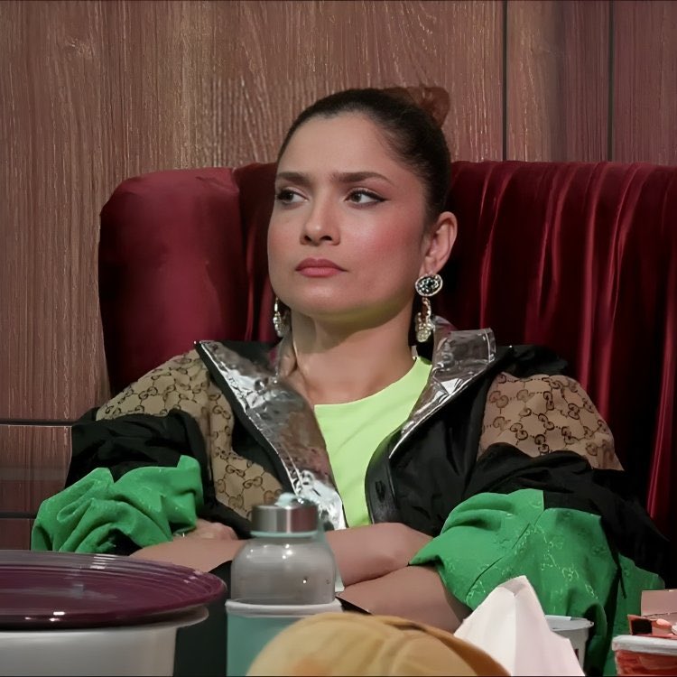 Whom are you supporting between Ankita and Mannara?

Like:- #AnkitaLokhande𓃵
Retweet:- #MannaraChopra𓃵 

#BiggBoss17 #BB17 

RETWEET                                 LIKE