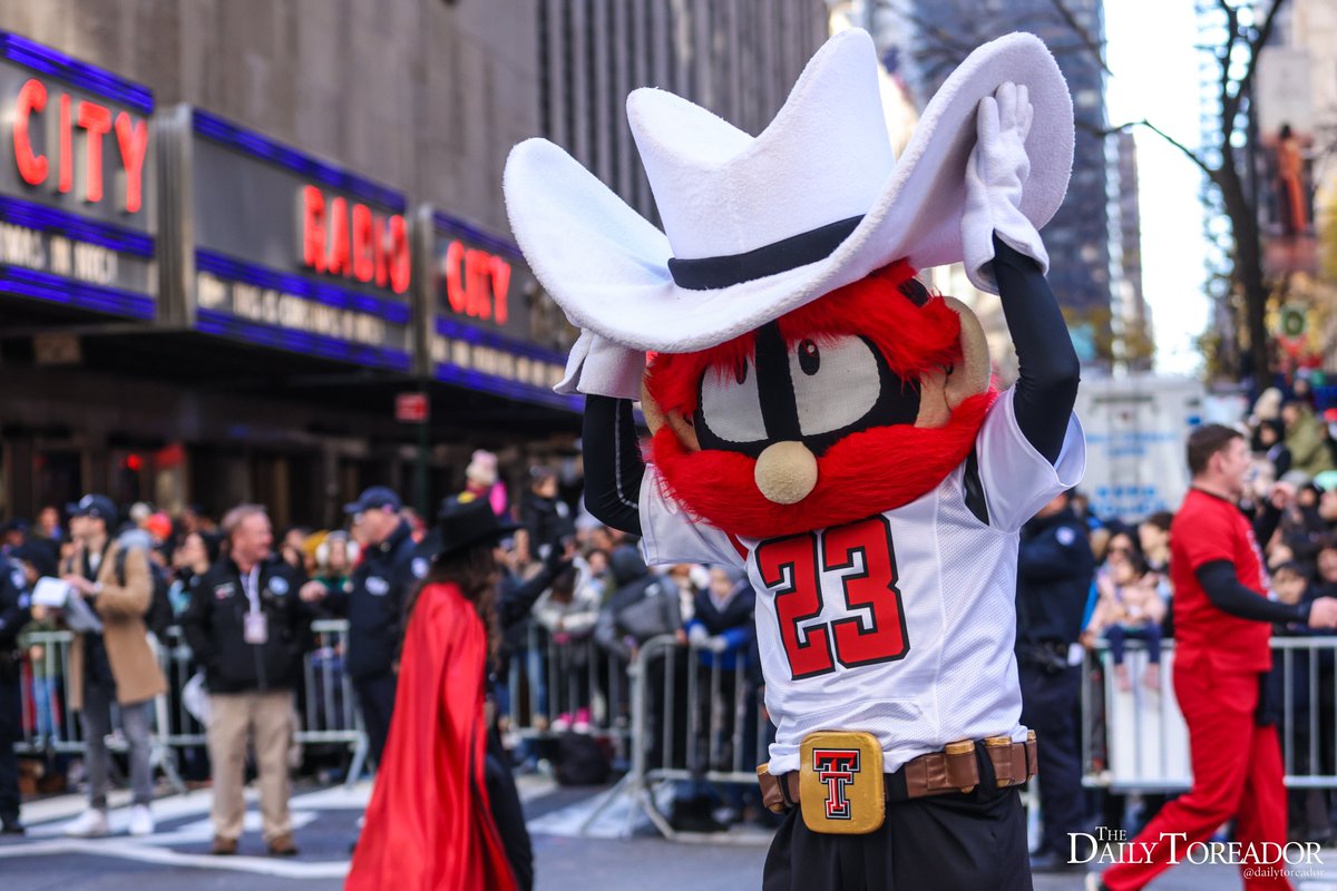 DailyToreador's tweet photo. The Goin' Band from Raiderland performs in the nationally broadcasted Macy's Thanksgiving Day Parade in celebration of Texas Tech's Centennial. #TTU100 https://t.co/Tl07vDnrCK