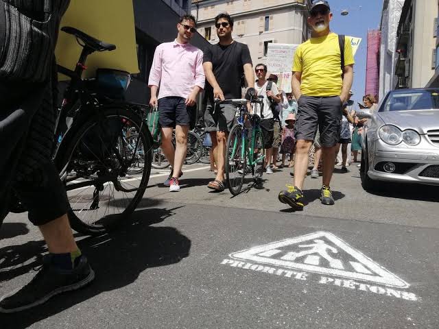 vlourbano's tweet photo. Francia implementará un nuevo Plan Peatonal: 🚶‍♀️
•300millones€ a invertir hasta 2026
•100 nuevas hectáreas de espacio peatonal
•100 “calles para niños”
•Nuevo enfoque en 0 muertes de peatones #VisionZero
•Mayores tiempos de cruce de peatones orientados a las personas mayores https://t.co/S6TqRNTkhR