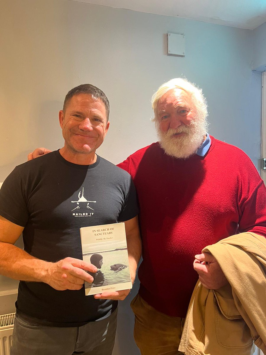 C_MrPrice's tweet photo. Small World: Years ago @SteveBackshall was in Ireland to film grey seals, and my parents @BrendanPriceSea helped. By mad coincidence, Steve was in South Africa and his crew contacted me for an interview. When I told Steve he was so kind to invite Mum and Dad to his Dublin show! https://t.co/O7rlHGocrZ