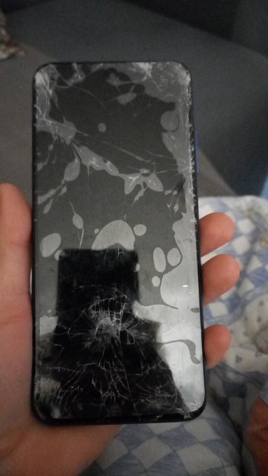 Problemas t&eacute;cnicos... me va a dar algo ,😪😔😪😔aunque parezca la pantalla en verdad es mucho m&aacute;s... ya que<a href="/tag/miercolesdelenceria"class="tags"><span>#miercolesdelenceria</span></a>