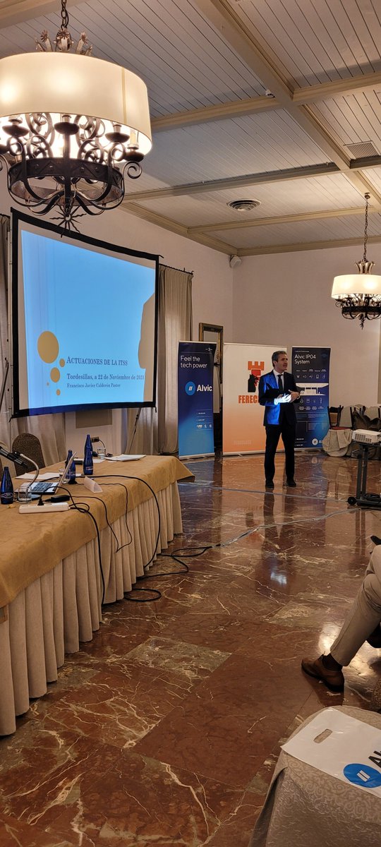 fereclaes's tweet photo. Muy interesantes las ponencias de Jerónimo A. González Clavero, Director provincial de la TGSS y del INSS de Valladolid, de Martín García y Jordi Noguer de @alvicgroup y de Javier Calderón, Director territorial de la inspección de Trabajo y Seguridad Social. https://t.co/5XZh2Dl4HK