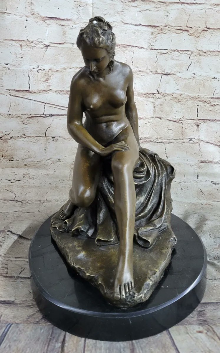 Hand Made Detailed Classic Artwork Nude Naked Female Lady Bronze sculpture Deal