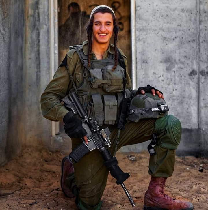 Özel Birimler Bölüğü komutanı Yüzbaşı Ariel Uri gebertildi..