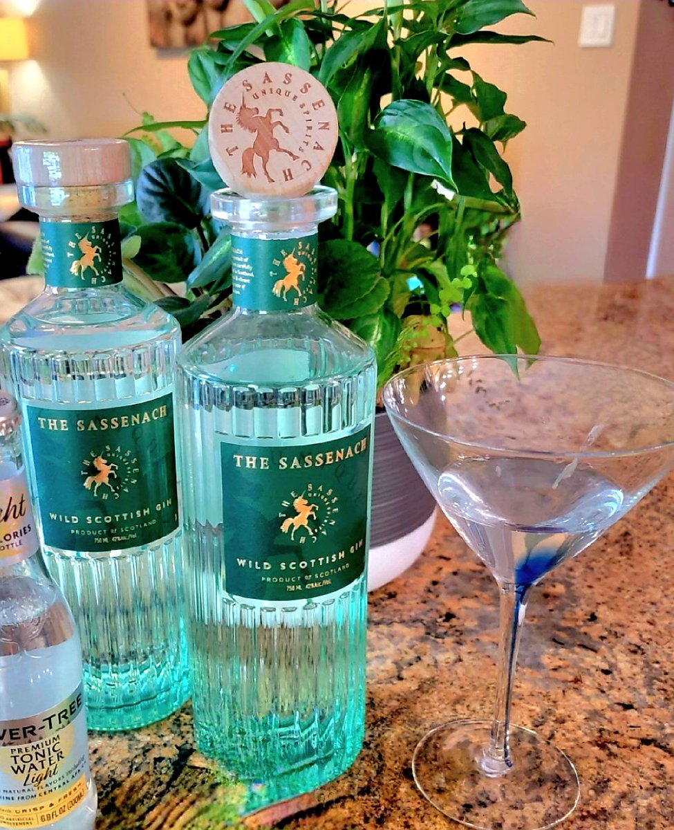 TamaraTess🍄🦄🌹 (@schnepstamara) on Twitter photo <a href="/DakshiniFraser/">Dakshini 🍉🕊️</a> <a href="/SassenachSpirit/">Sassenach Spirits</a> <a href="/SamHeughan/">Sam Heughan</a> Congratulations✨️🎉Perfect celebratory drink🍸Sla'inte Mhath!! <a href="/DakshiniFraser/">Dakshini 🍉🕊️</a> <a href="/SassenachSpirit/">Sassenach Spirits</a> <a href="/SamHeughan/">Sam Heughan</a> Congratulations✨️🎉Perfect celebratory drink🍸Sla'inte Mhath!!